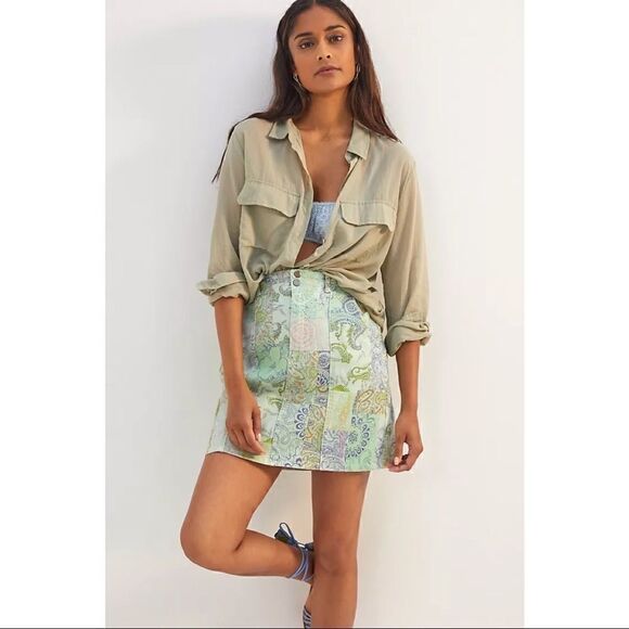 NEW Anthropologie Pilcro Paisley Patchwork Panel Denim Mini Skirt Size 0 or 12 - Picture 1 of 3
